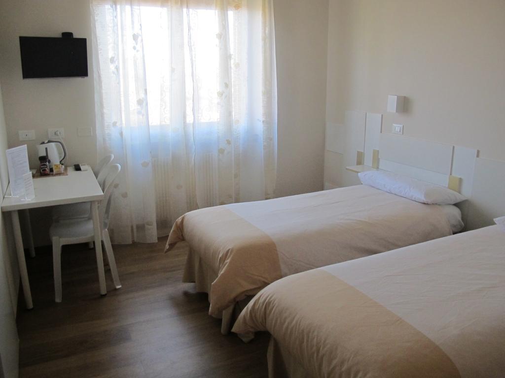 B&B Villa Filotea & Apartment Desenzano del Garda Room photo